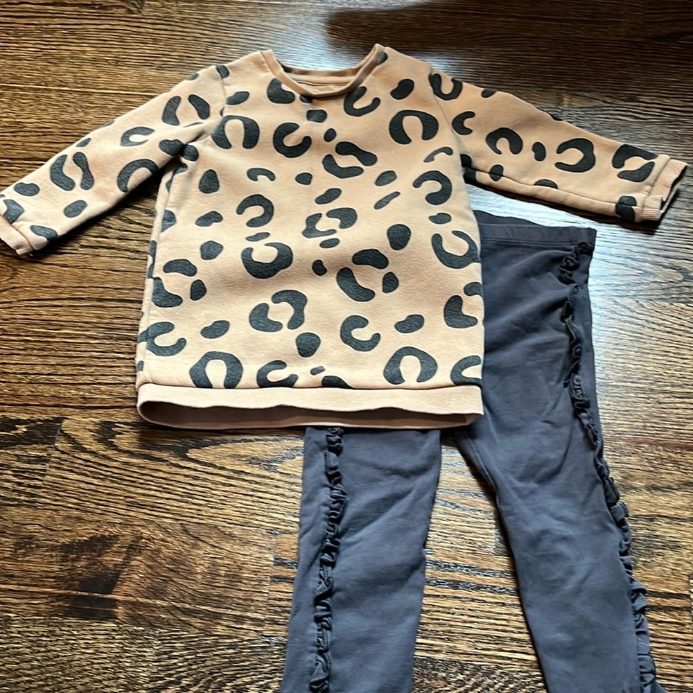 Matching set sweater and bottoms Top 18-24 months bottoms 2T